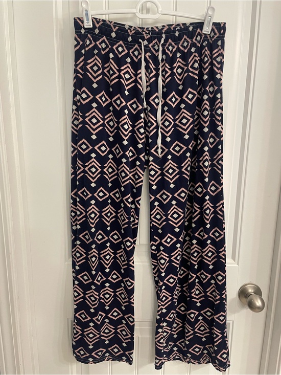 Hello Mello Other - Geometric-Print Wide-Leg Pajama Pants in Navy and Light Pink